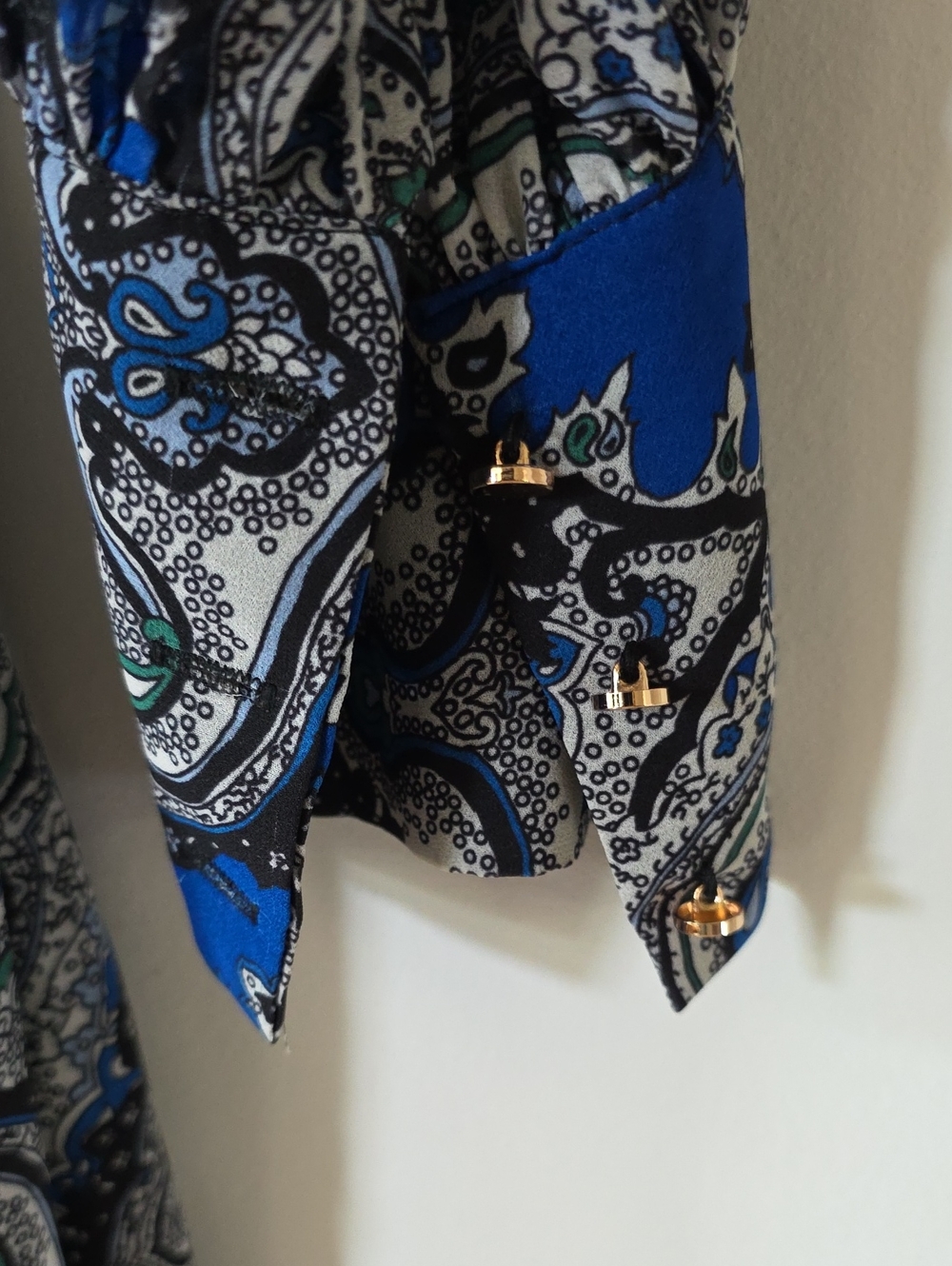 Karen Millen Tile Print Georgette Pleated Woven Shirt Dress, US 8 - Picture 6 of 10